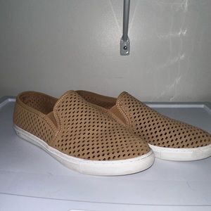 STEVE MADDEN, like new, women’s size 10, tan color